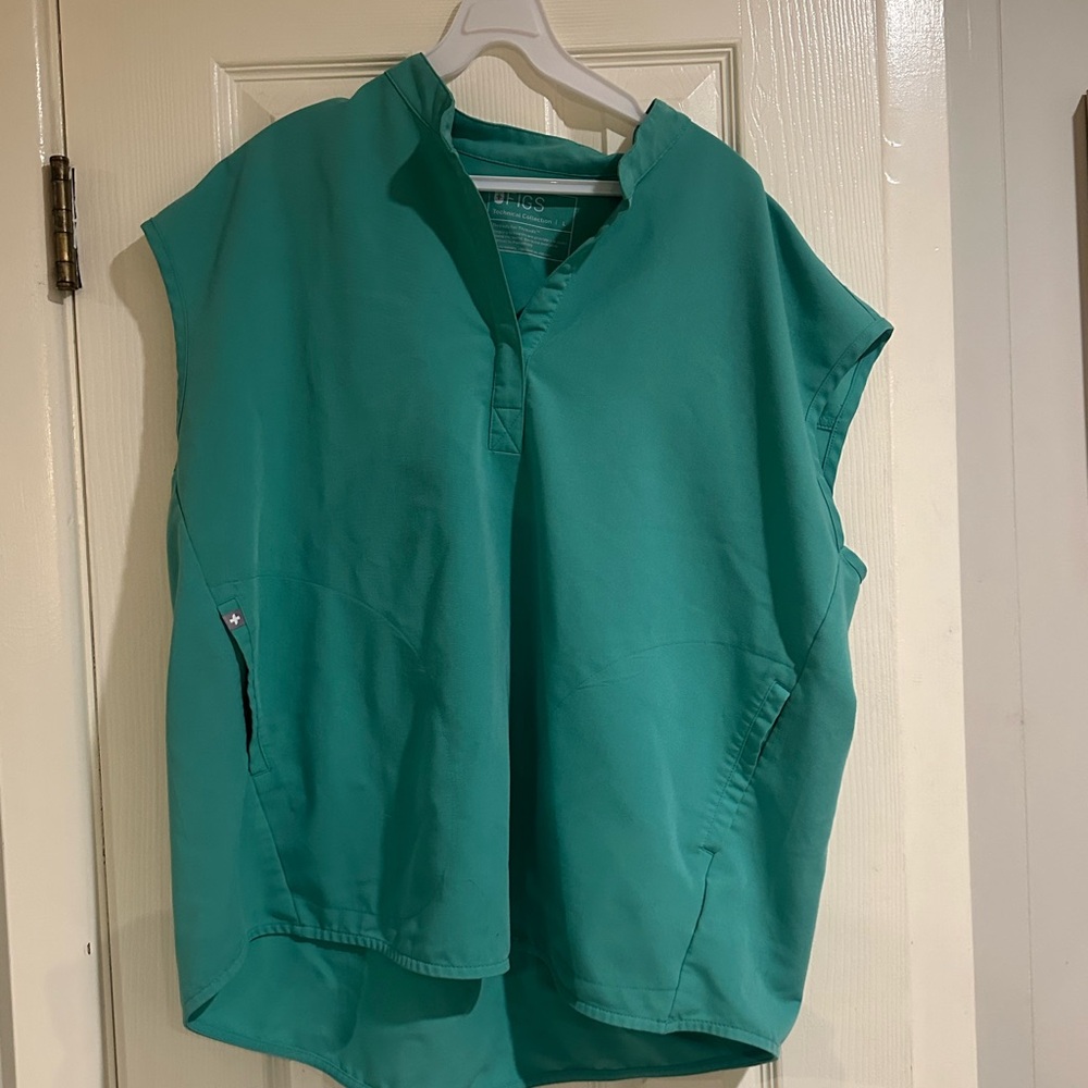 FIGS Rafaela top Large surgical green
